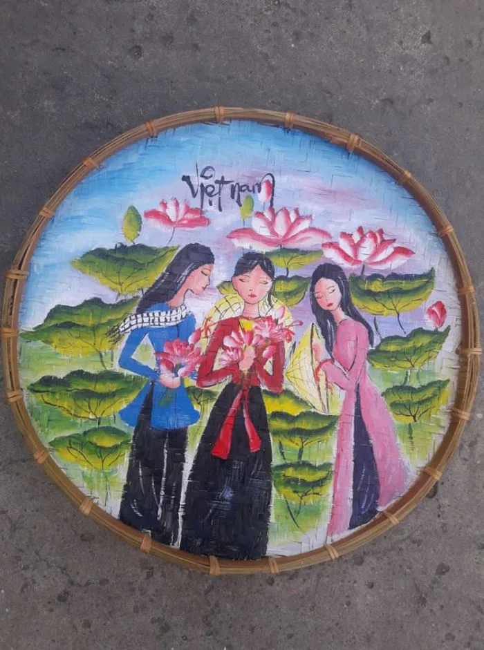 Tranh vẽ mẹt tre cô gái 3 miền - Nón Lá Du Lịch
