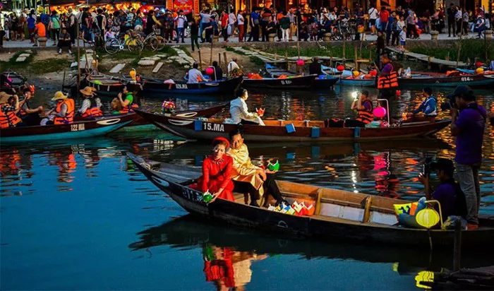 Lễ hội hoa đăng Hội An: Sắc màu lung linh giữa lòng phố cổ