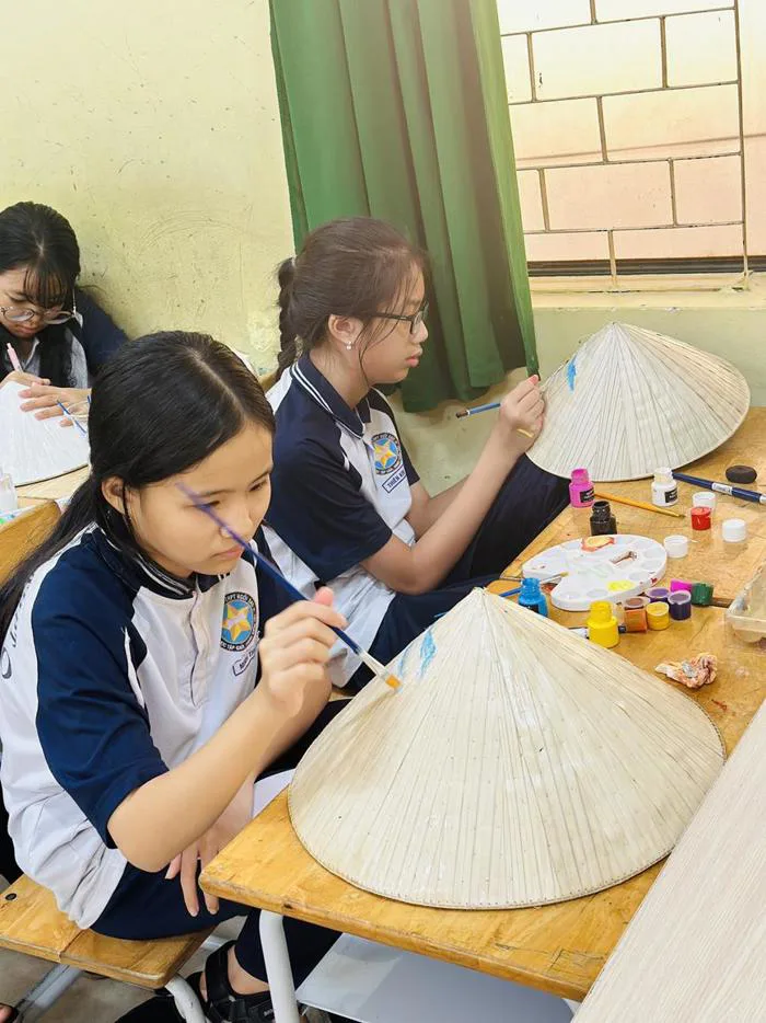 HỌC SINH LỚP 6 TÌM HIỂU VỀ LÀNG NGHỀ TRUYỀN THỐNG Ở VIỆT NAM, TRẢI ... HỌC SINH LỚP 6 TÌM HIỂU VỀ LÀNG NGHỀ TRUYỀN THỐNG Ở VIỆT NAM, TRẢI ...
